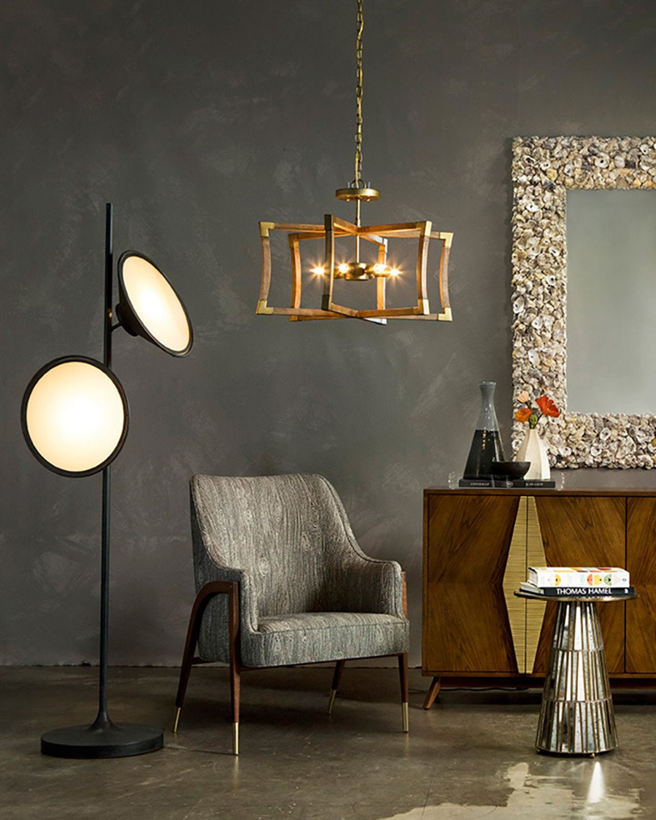 Bulat Black Floor Lamp